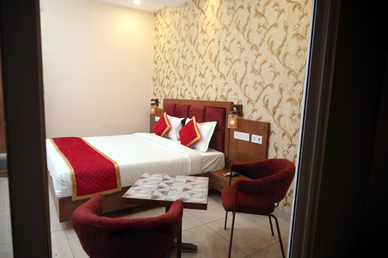 Hotel Singla Residency كانجرا المظهر الخارجي الصورة