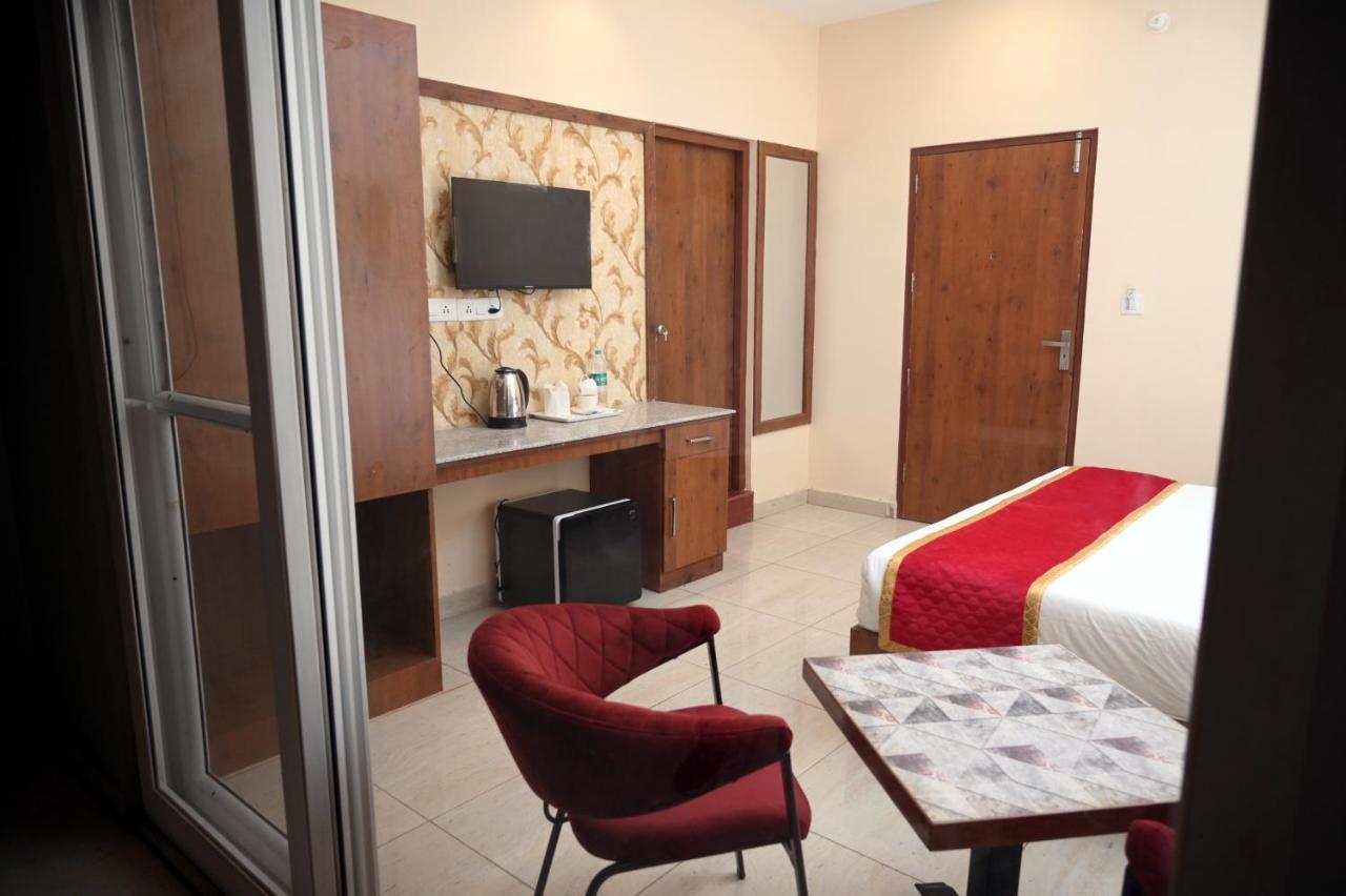 Hotel Singla Residency كانجرا المظهر الخارجي الصورة