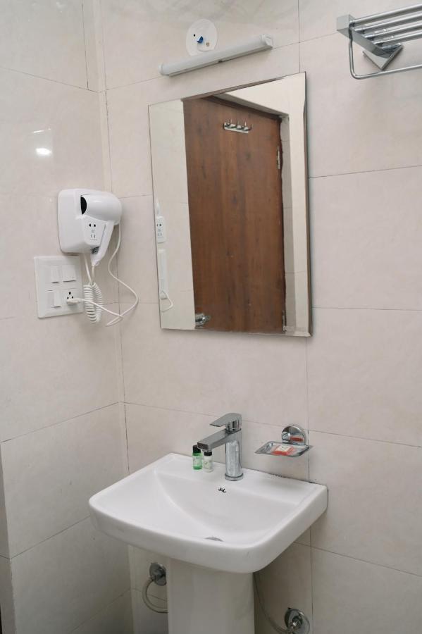 Hotel Singla Residency كانجرا المظهر الخارجي الصورة