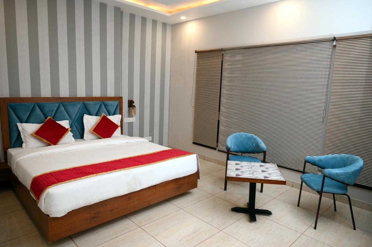Hotel Singla Residency كانجرا المظهر الخارجي الصورة